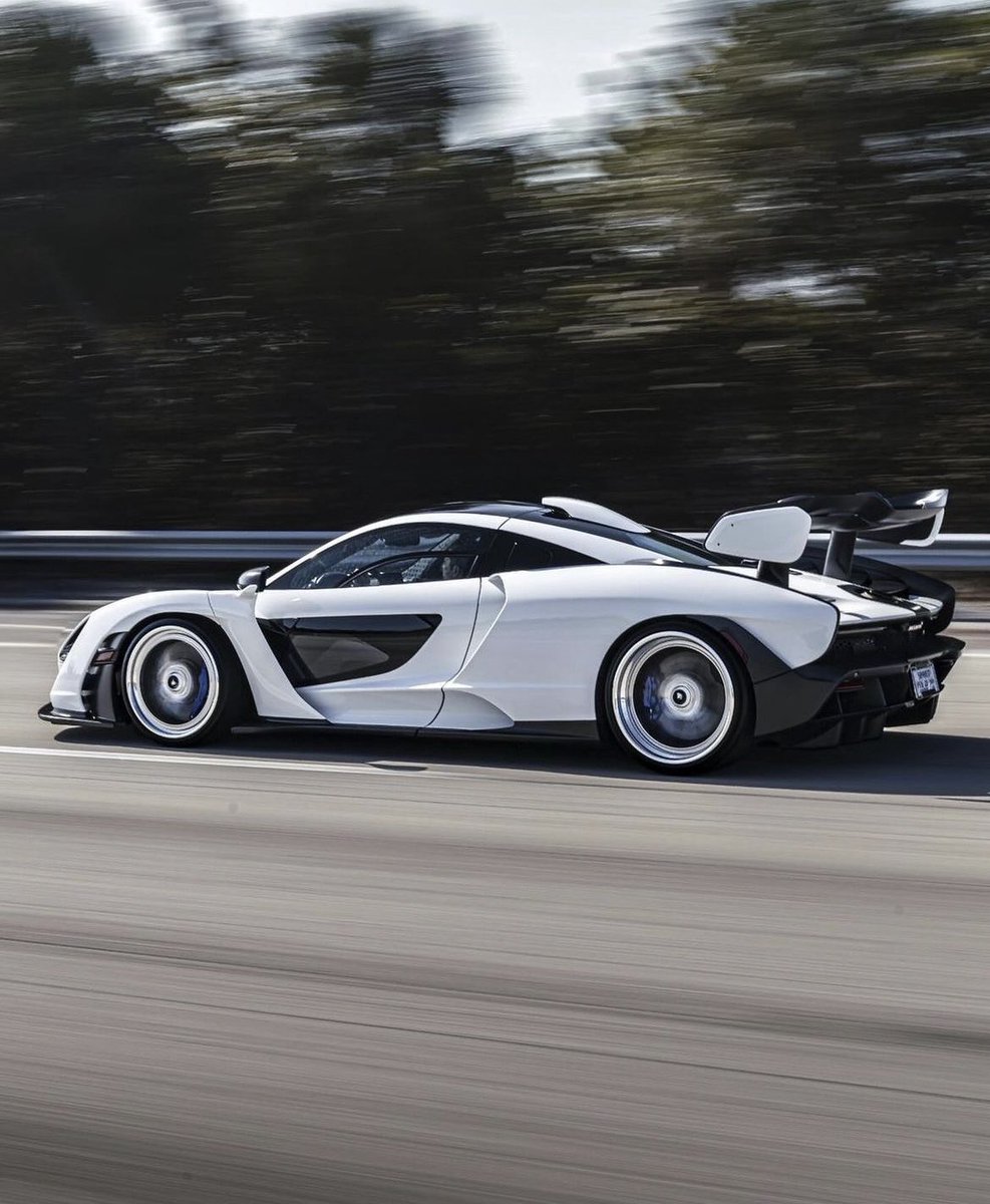 LuxuryCars365's tweet photo. McLaren Senna 🕊️ https://t.co/bAE8bSyMYG
