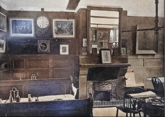 Britains___Pubs's tweet photo. A charming, dated image of the interior of Ye Olde Cheshire Cheese (145 Fleet St, #London #EC4A) a much loved pub by Dr Johnson and many others. 🍻 https://t.co/tis5RRUzsk