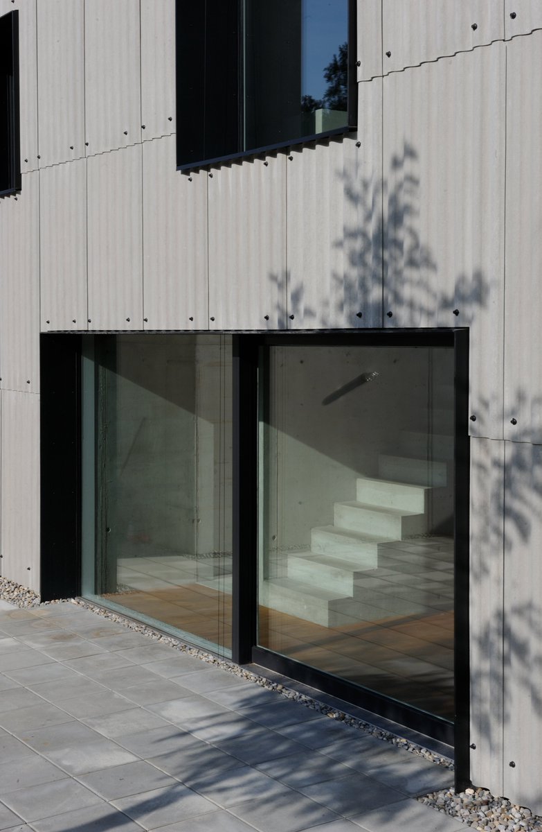 EuronitIreland's tweet photo. With UrbanPro’s distinctive profile, insulation and sound dampening properties, it’s simply made for unique housing applications. It also provides:✅Aesthetic appeal✅Cladding capabilities✅Resistance to aggressive environments✅30-year structural warranty #Euronit #FibreCement https://t.co/NIUirDboLR
