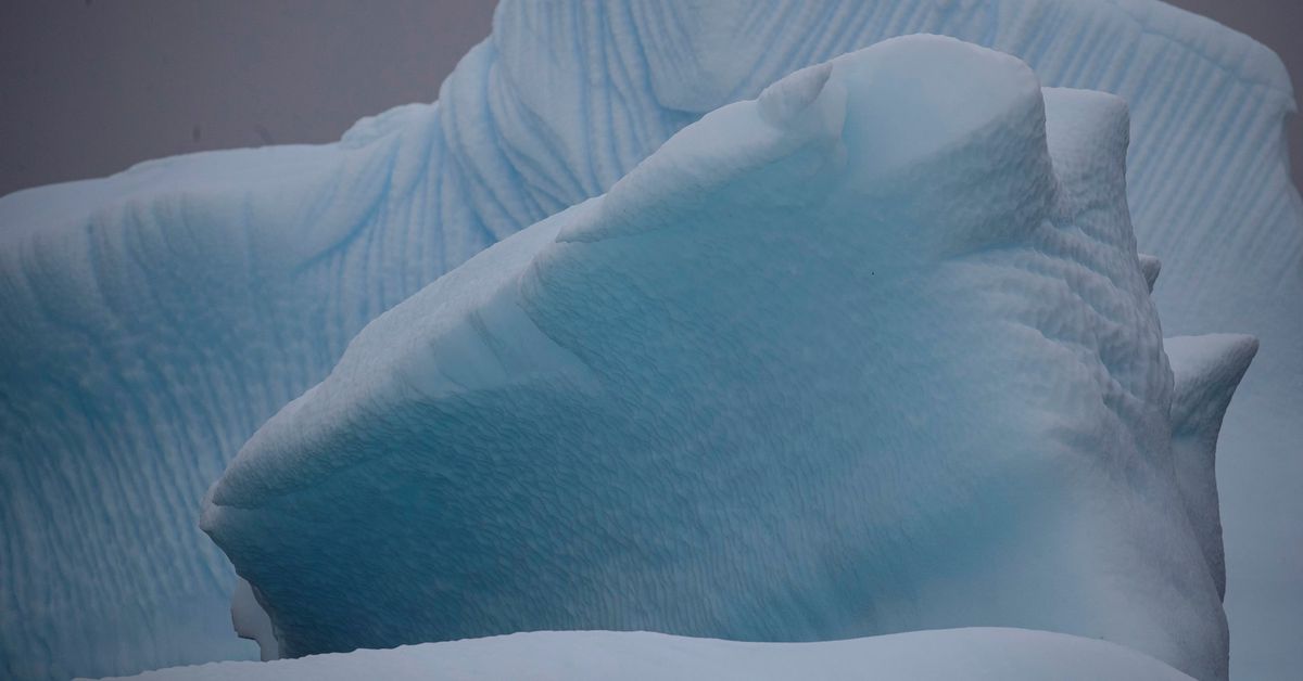 Reuters's tweet photo. Scientists in Chile question if Antarctica has hit a point of no return https://t.co/jgw5ViuFQ4 https://t.co/RNcMuvVjk7