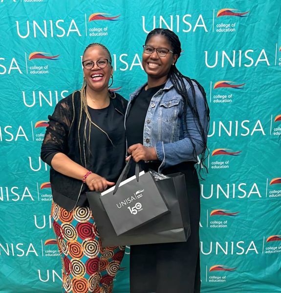 entlenaicker's tweet photo. I'm super excited and proud of Khunjulwa Peter, my mentee, for winning the 2023 CEDU Admin Mentee Award. When you are passionate about what you do, it will show. Congratulations Khunjulwa! @unisa   @CEDU_Unisa #MentorshipMatters https://t.co/YPS0DJhtsb