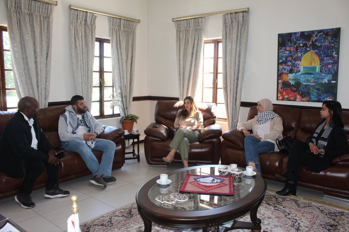 salaamedia's tweet photo. Al Jazeera English correspondent and Palestinian journalist @YoumnaElSayed17 meets Palestinian Ambassador to South Africa H.E. @Jhanan88345820 @PalEmb_ZA #YoumnaElSayed #SATour #Palistine #Gaza https://t.co/7VoOUGAocn