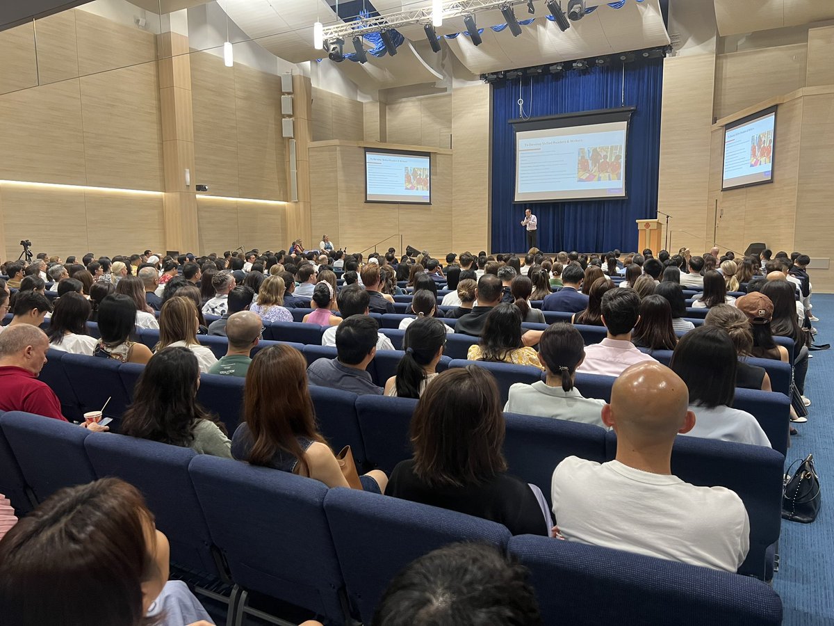 A packed house for the Lower Primary Back toSchool Night at #HKIS