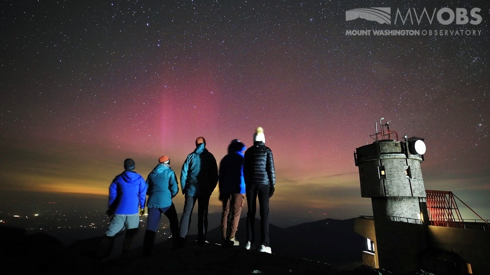MWObs's tweet photo. Last night, we were treated to the Northern Lights before clouds and fog moved in with an approaching cold front. It was a short viewing window, but they were pretty while briefly visible. 

#NHwx #mountains #NorthernLights #Auroraborealis https://t.co/vZO5CfesOD