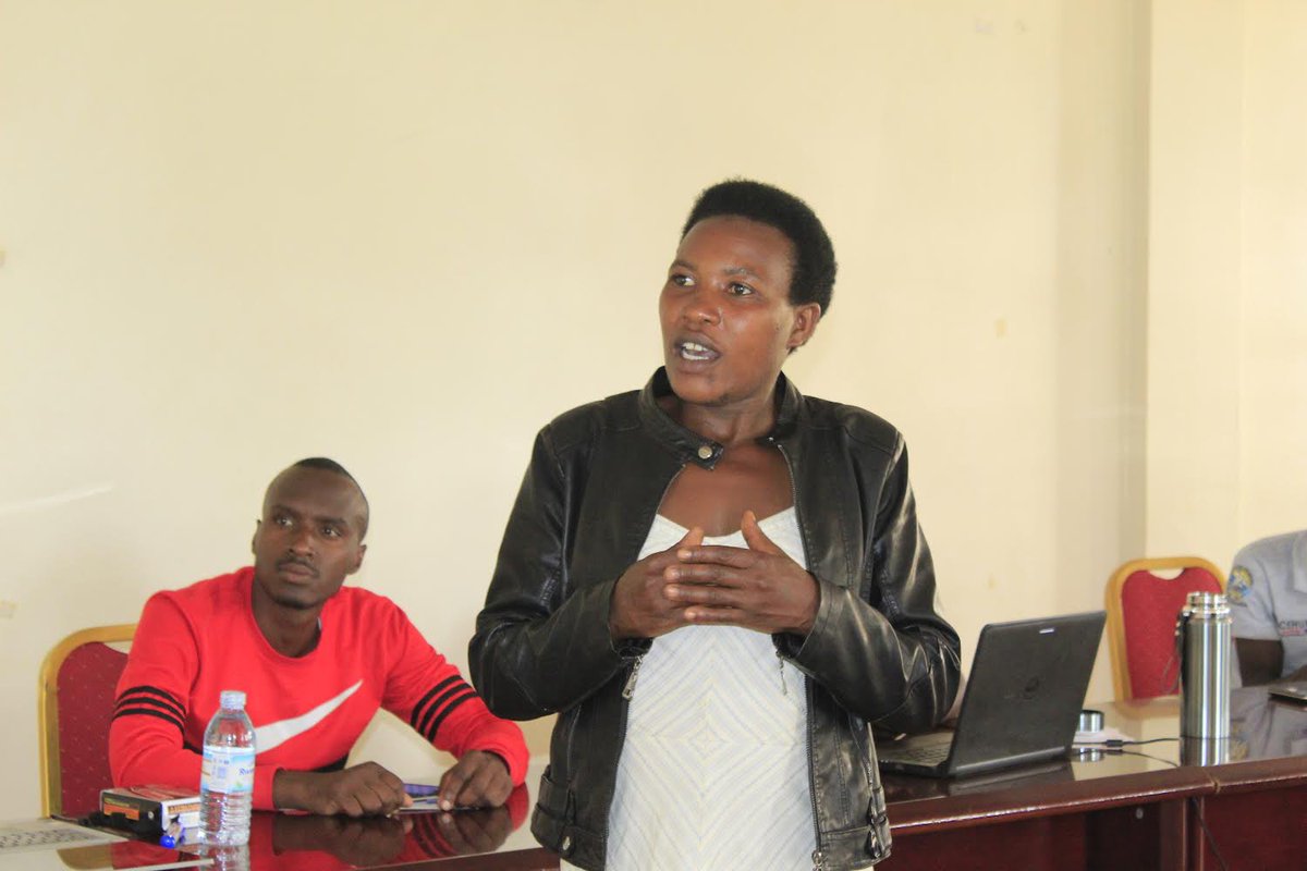 Right2Grow_UG's tweet image. “We are still facing hunger and malnutrition because people sell off all the harvest or even sell crops while still in the garden” Provia from @FitsUganda says during her presentation in the Quarter 1 &amp;amp; 2 CBO partner review #HappeningNow