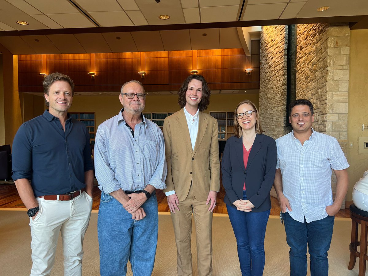 Kaelan Brennan (@kaelanbrennan) on Twitter photo It was an honor to defend my PhD thesis today <a href="/ScienceStowers/">Stowers Institute</a>. I am so appreciative of my advisor <a href="/JuliaZeitlinger/">Julia Zeitlinger (@jzeitlinger@genomic.social)</a> for her guidance and mentorship, as well as my committee members <a href="/MGStowers/">Matt Gibson</a>, <a href="/BazziniLab/">BazziniLab</a> , Jerry Workman, and Chris Rushlow for their support! What a terrific day! It was an honor to defend my PhD thesis today <a href="/ScienceStowers/">Stowers Institute</a>. I am so appreciative of my advisor <a href="/JuliaZeitlinger/">Julia Zeitlinger (@jzeitlinger@genomic.social)</a> for her guidance and mentorship, as well as my committee members <a href="/MGStowers/">Matt Gibson</a>, <a href="/BazziniLab/">BazziniLab</a> , Jerry Workman, and Chris Rushlow for their support! What a terrific day!