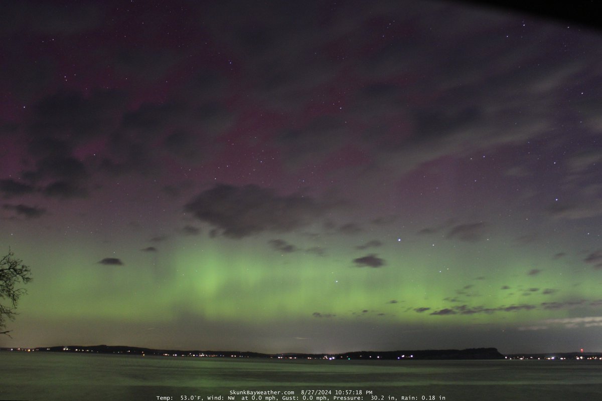 Nice little #aurora show underway on the @skunkbayweather camera. #wawx