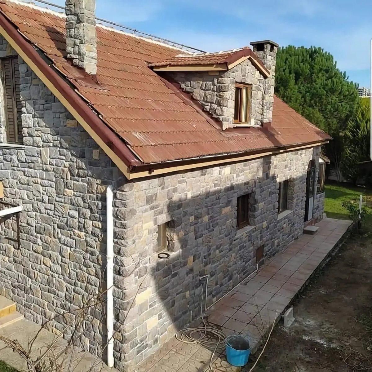 Taş Ev Modellerine Genel Bakış

Taş ev modelleri, tarih boyunca insan yaşamında önemli bir yer edinmiştir. İlk çağlardaki barınma ihtiyacından modern yaşamın estetik taleplerine kadar uzanan bir geçmişe sahiptirler.
tasustasi34.com/tas-ev-modelle…