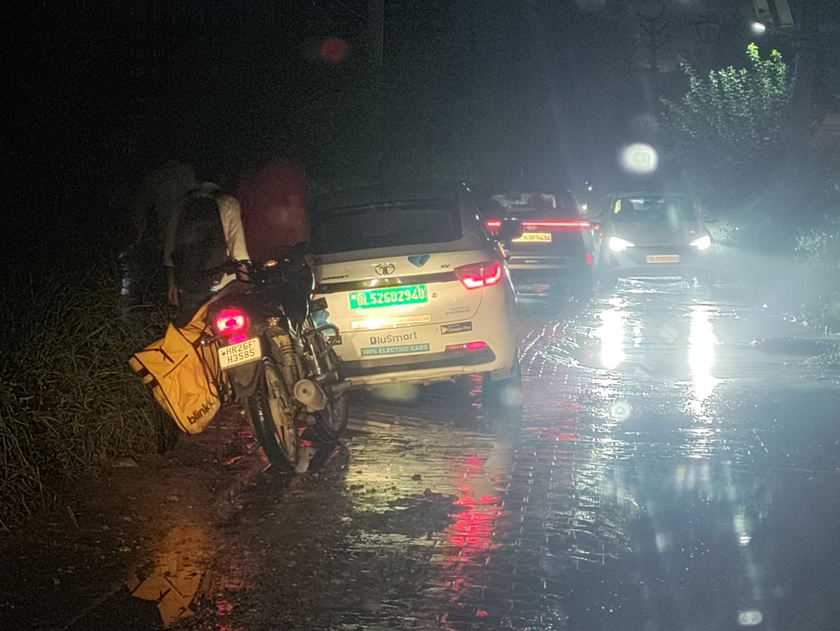 saachith's tweet photo. @MunCorpGurugram location sector 103, near #dwarkaexpressway #gurgaon this road is 10m on papers and not fit for a single car. 3-4k vehicles including 40-45 school buses plying on this everyday. @NayabSainiBJP @cmohry https://t.co/gI9ttAoYDJ