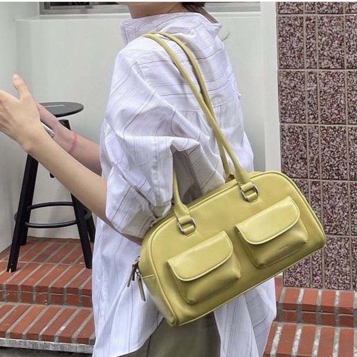 Ningjareview's tweet photo. #พร้อมส่ง 𝗦𝘁𝗮𝗻𝗱 𝗼𝗶𝗹 𝗰𝗵𝘂𝗯𝗯𝘆 𝗯𝗮𝗴 💕รุ่นฮิต ใช้ง่าย ทรงสวย 

🛒 4390 บาท 
📌รับบัตรเครดิต 

#standoilthailand #standoil #standoilพร้อมส่ง https://t.co/eKY6jmmQPZ