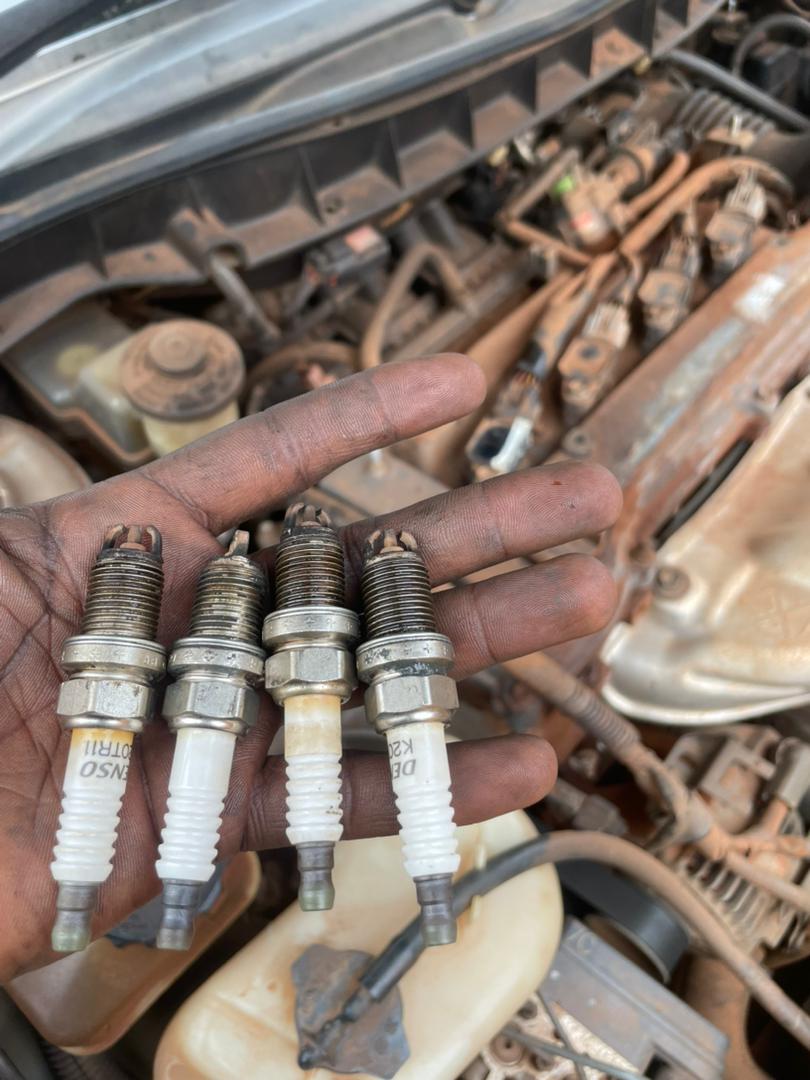 sparewo_ug's tweet photo. Fuel guzzler of late? Rough engine when idling? Sounds like spark plug and ignition coil troubles! Don't sweat it, let Sparewo take the wheel! Book NOW at https://t.co/OJXdUVNInH. We'll pick up and drop off. 🔧🚘

 #Sparewo #Spare4u #Carcare https://t.co/rCX9FJWqnP