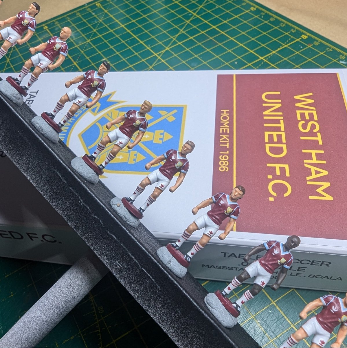 subbuteo_paints's tweet photo. Turning out quite nicely 🔥⚒️ @WestHam @MiniSoccerBuild

#subbuteo #tablefootball #football #vintage #retro #hobby #miniaturepainting #boardgames #nostalgia #retrogames #90s https://t.co/BiDaZG8x5v