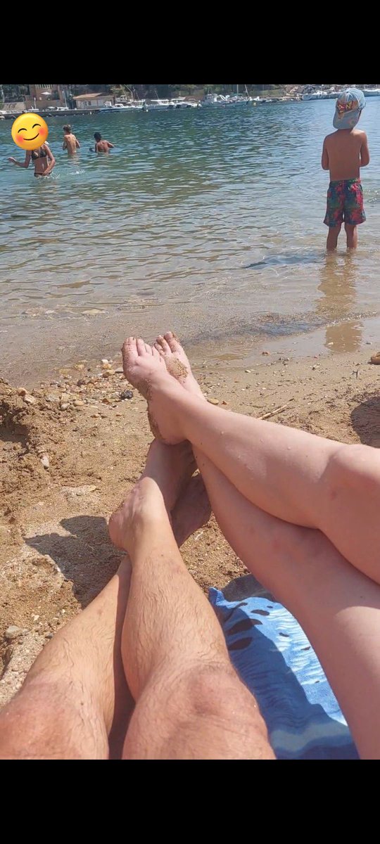 freelance_3's tweet photo. Bonjour vous 🇫🇷😘
Petite calanque de Ensuès-la-Redonne ..il faut être courageux et avoir de bonnes jambes pour l'atteindre 😅... mais après ce n'est que du bonheur🥰
Markkus @L_aventurier1 et moi.. nous vous souhaitons une belle journée , et n'oubliez pas de profiter ❤️🇫🇷❤️✝️❤️🌹 https://t.co/gaBcJ24HGE