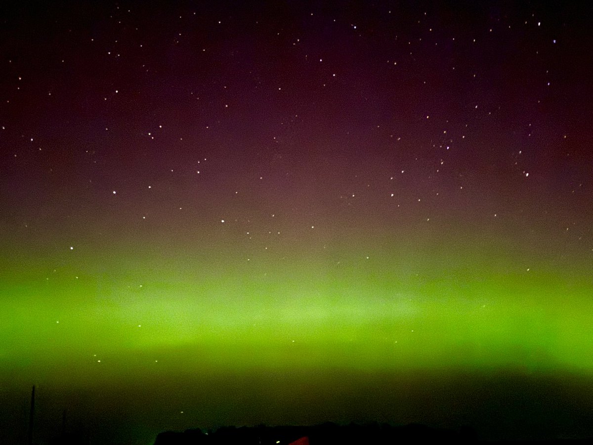ReedTimmerUSA's tweet photo. The pillars compressed back into a larger green worm! Here are some more pictures of my first Northern Lights intercept, I hear equivalent to like an EF0 #tornado https://t.co/L5KL74PKUi
