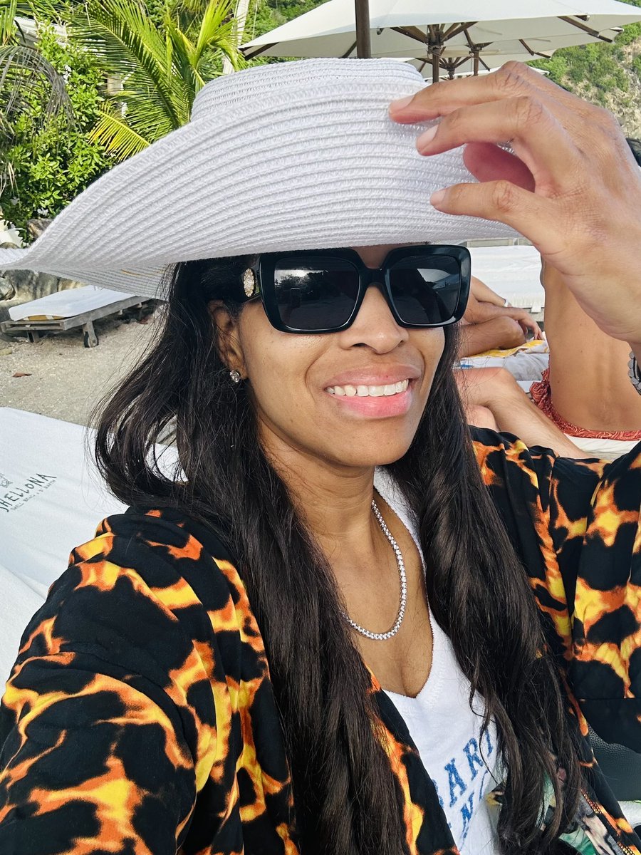 PiTKOrg's tweet photo. HAPPY BIRTHDAY TO ME!!! #VENISHA
Me from about 2 weeks ago Sitting on the beach in #StBarth #Blessed #Birthday #August28 #Spoiled #Forever #jetsetter #LovingLife https://t.co/A40eK0YFyZ