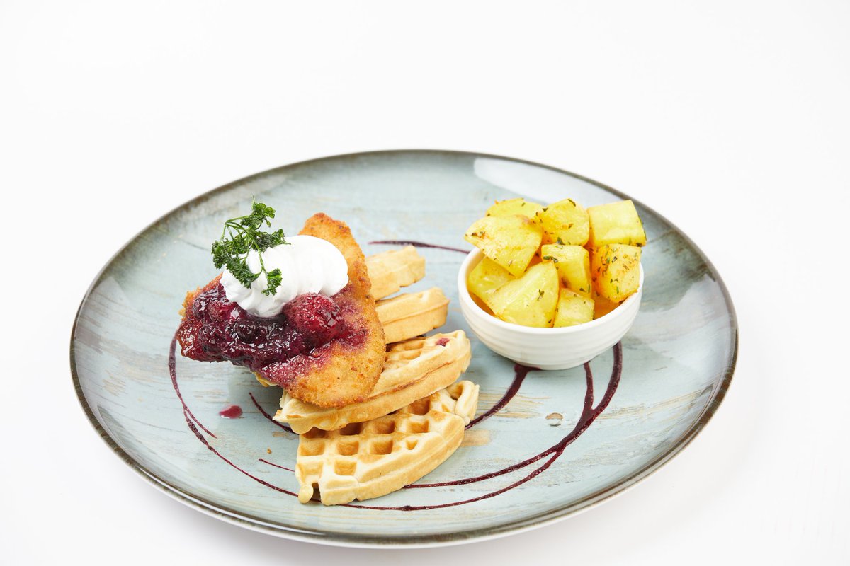 ZamanNairobi's tweet photo. It feels like a chicken&waffles with mixed tea type of morning at Zaman
#halalbreakfast #nairobimornings #zaman https://t.co/90CUS3AjkA