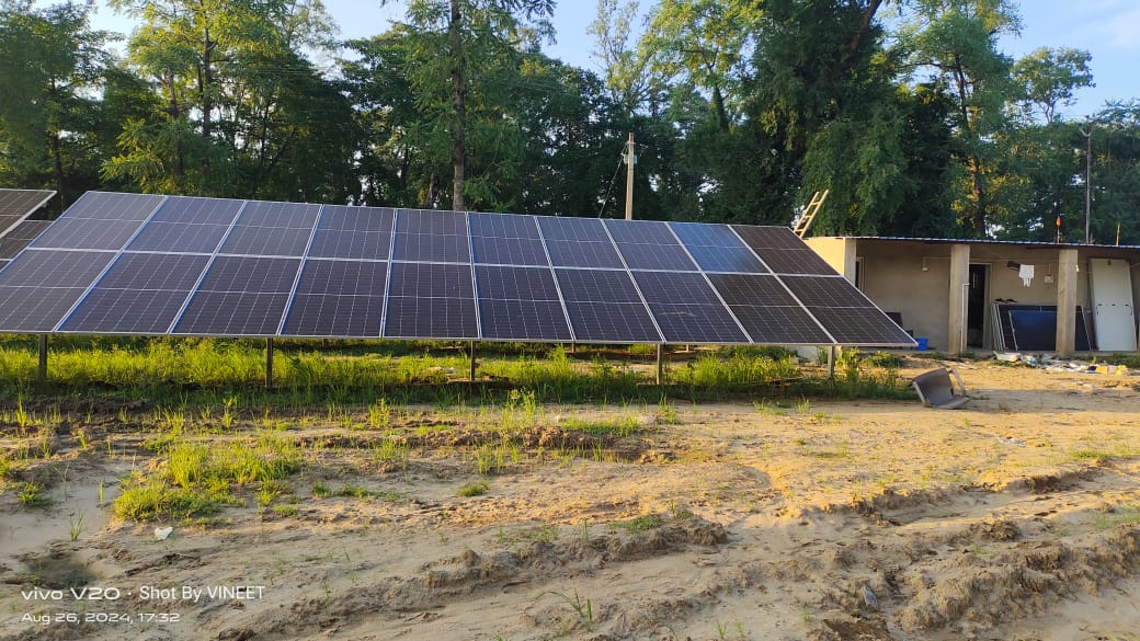 SEVA_BSPGCL's tweet photo. #Bihar towards a greener future!

A 2 MW Ground Mounted Solar project is under installation at the canal embankment in Bikram, #Patna, by San Energy &amp; Solutions Pvt Ltd. 

Set to be commissioned by Nov 2024, this project will generate clean energy, powering homes🏠 &amp; industries. https://t.co/sZJZwuTQca