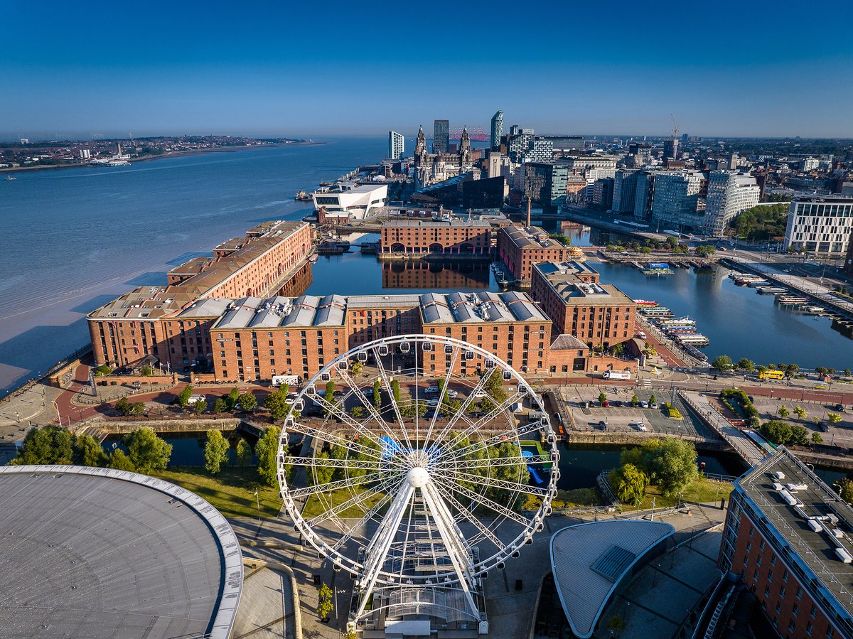 MuseumLiverpool's tweet image. Happy Birthday to the wonderful city that we love to call home!🥳🎂

On this day in 1207 King John signed a Royal Charter, creating the borough of Liverpool.

We may be a tad biased, but we think Liverpool is looking mighty fine for an 817 year old!