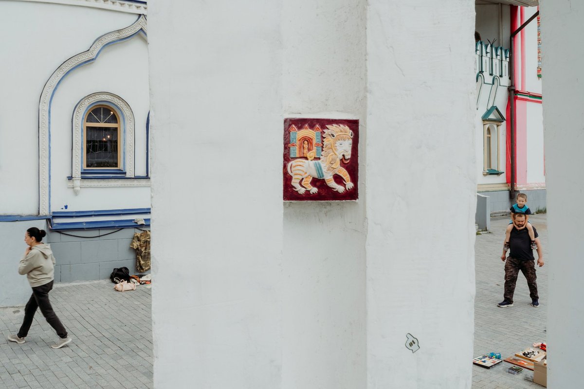 squareyeshooter's tweet photo. Izmailovskiy Vernissage https://t.co/E5j3vVYWYv