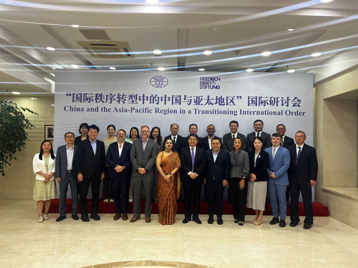FESinAsia's tweet photo. #FESAsia Strategic Foresight Group members from🇮🇳🇮🇩🇰🇷🇹🇭are in Shanghai for discussions and dialogue with thought leaders & experts from🇨🇳to exchange views on topics like finding convergence and collaboration in the midst of uncertainty and a transitioning international order. https://t.co/uoPhNCZCai