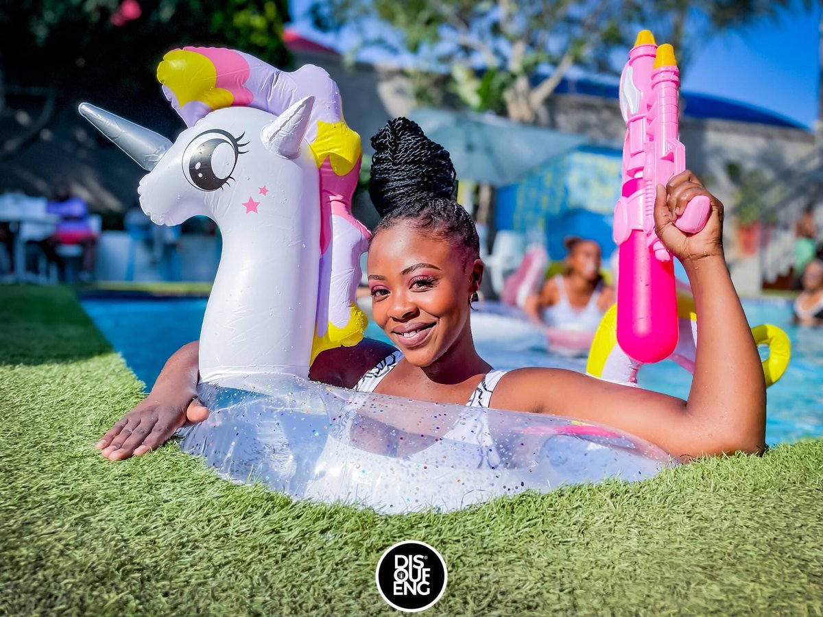 DISOUFENG_PUB's tweet image. Spring is here and we’re ready for it 🌸 it’s time for sunshine, shades and only good vibes 

Rooftop | Cocktails | Pool vibes | Music | Fun | Good food | Bar specials | Hubbly | Car wash

#springhassprung #springhascome #disoufengvibes