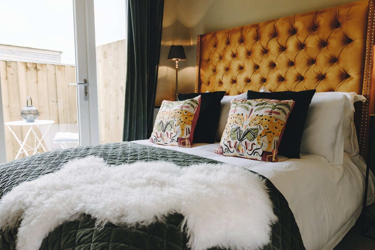 thegintrapinn's tweet photo. Hide away in one of our characterful rooms or cottages and enjoy the beautiful North Norfolk Coast on your doorstep.
Visit our website to discover our accommodation options.
#norfolk #ukbreak https://t.co/SiTKFKa1wH