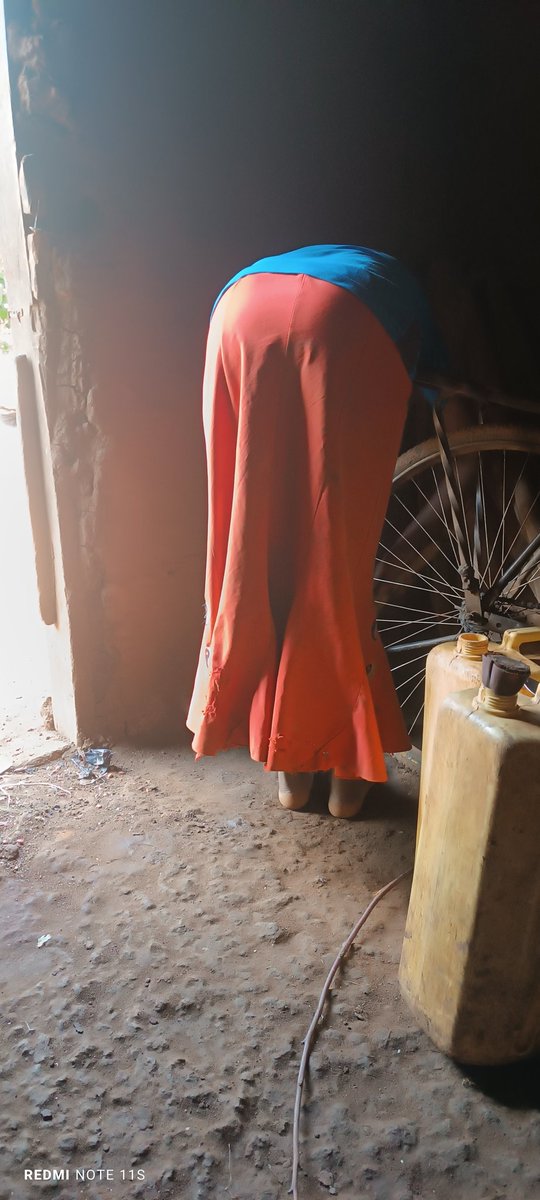 Henryhenrysaava's tweet photo. My friends she is my sister naye you feel like you can help as brother but we come from poor family I hope you understand me. But if any kids clothes or anything else she wil be happy. God bless you https://t.co/e7w8vun7BO