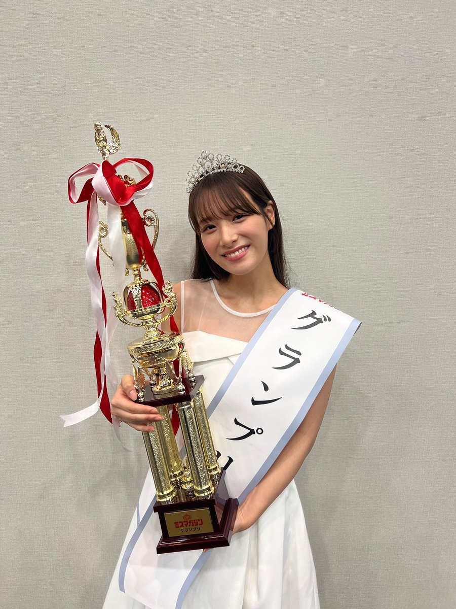 kurea_staff's tweet photo. やっとやっと！ご報告です🌙

ミスマガジン2024 グランプリ を受賞しました！

沢山の方々に応援していただき、支えてもらってここまで来れました。
本当にありがとうございます。
もらったものに応えられるように一生懸命頑張ります。
よろしくお願いいたします！

#ミスマガジン2024 #葉月くれあ https://t.co/ZStOrgRgEW