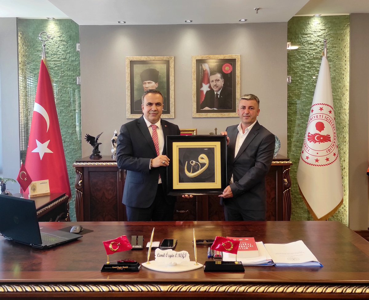 Kurum müdürümüz Mustafa YILMAZ, Başakşehir Kaymakamı olarak göreve başlayan Sn. Cemil Özgür ÖNEĞİ'ye hayırlı olsun ziyaretinde bulundu.