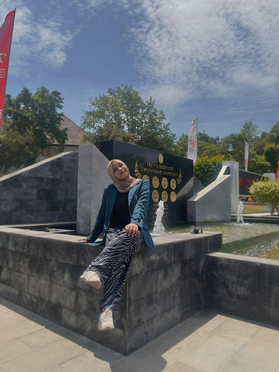 piecheolinn's tweet photo. ada yg bisa editin biar kepalanya kaga mereng bgt gak https://t.co/Rf9BpbkKYw