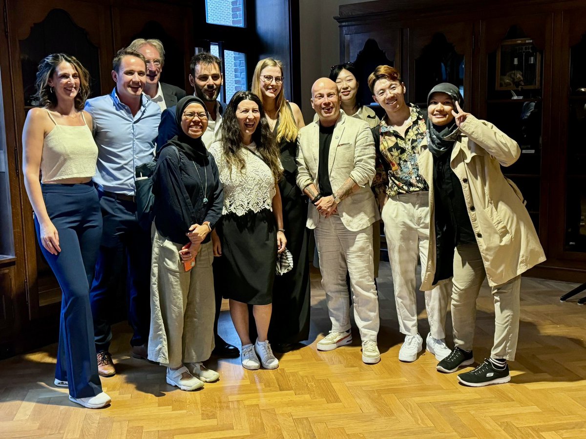 Dr. Charlotte Bücken tweet media