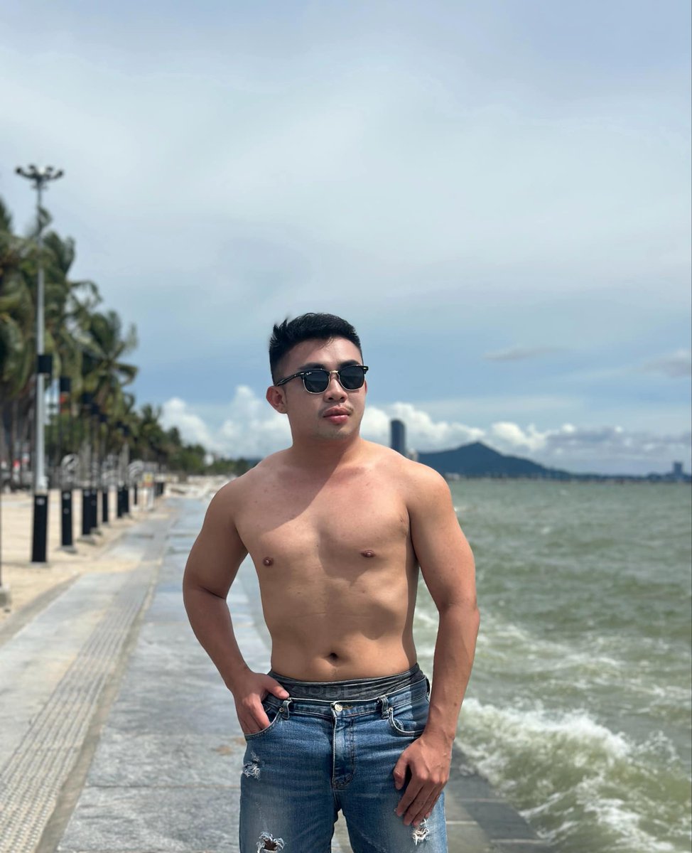 บางแสนทักได้ครับ ...