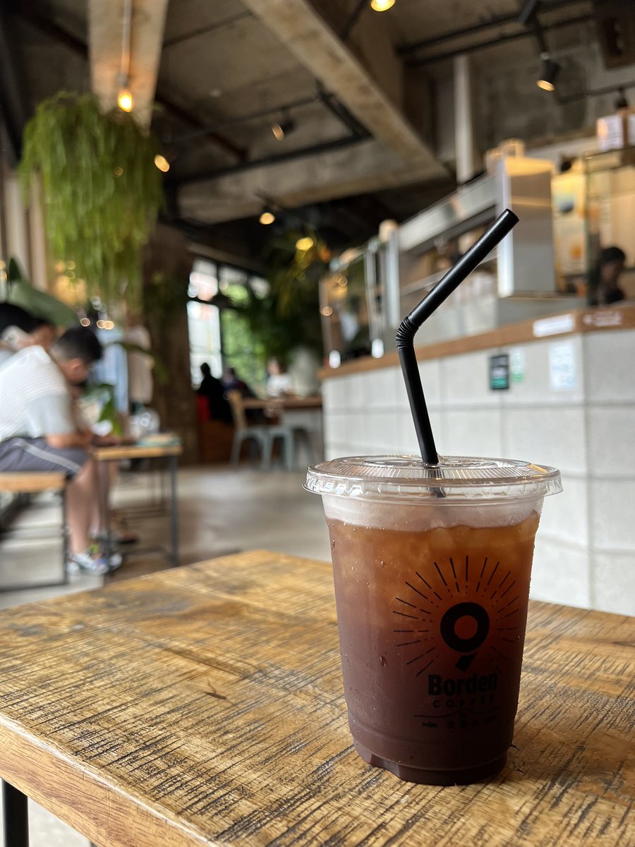 thousandlies's tweet photo. Borden coffee https://t.co/Nei5k1JygZ