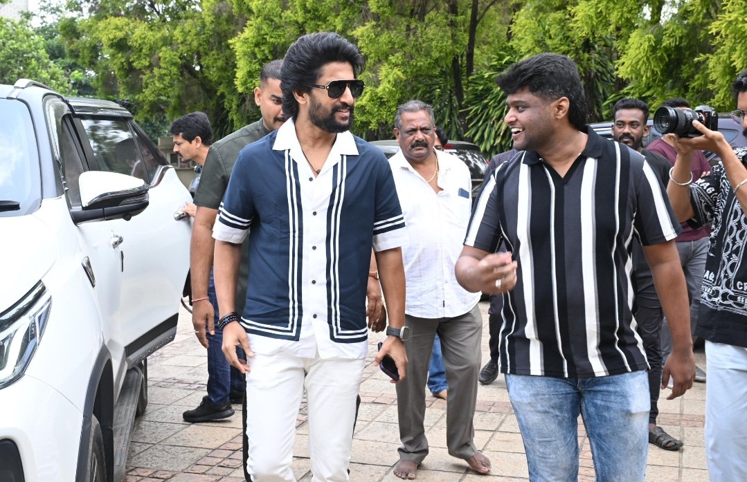 digitalyashwan1's tweet photo. #SaripodhaaSanivaaram x #BhairathiRanagal @NameisNani
@NimmaShivanna .
#Kanguva #KritiSanon #PriyankaMohan #SaripodaSanivaaram .
James Gunn #Nani #ManOfMasessNTR #amyjackson
Mrunal #7YearsOfArjunReddy . https://t.co/xb4ol80rjB