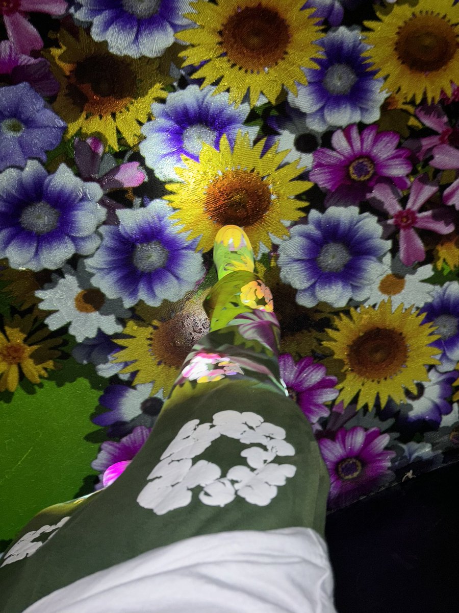 愛情注いでも咲かないflower🌸🌻🌹
#Denimtears #AF1