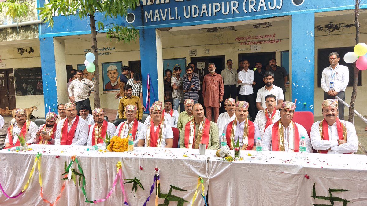 cpjoshiBJP's tweet photo. आज मावली विधानसभा के महात्मा गांधी राजकीय विद्यालय, सनवाड़ (फतहनगर) में भामाशाह श्री पारसमल जी, तातेड़ परिवार द्वारा बनवाये हुए डोम का लोकार्पण किया।
इस दौरान विधानसभा संयोजक श्री रोशन सुथार जी, नगर पालिका उपाध्यक्ष श्री नितिन सेठिया जी, मंडल अध्यक्ष श्री राधेश्याम बागला जी, जिला उपाध्यक्ष श्री गणपत सोनी जी, मावली नगर पालिका अध्यक्ष श्री हेमेंद्र जी, एस.सी.मोर्चा जिला अध्यक्ष श्री मुकेश खटीक जी, पूर्व पालिका अध्यक्ष श्री सुनील डांगी जी एवं पार्षदगण, जनप्रतिनिधि, पार्टी पदाधिकारी, विद्यालय स्टाफ और विद्यार्थीगण उपस्थित रहे।

#Fatehnagar
#Chittorgarh