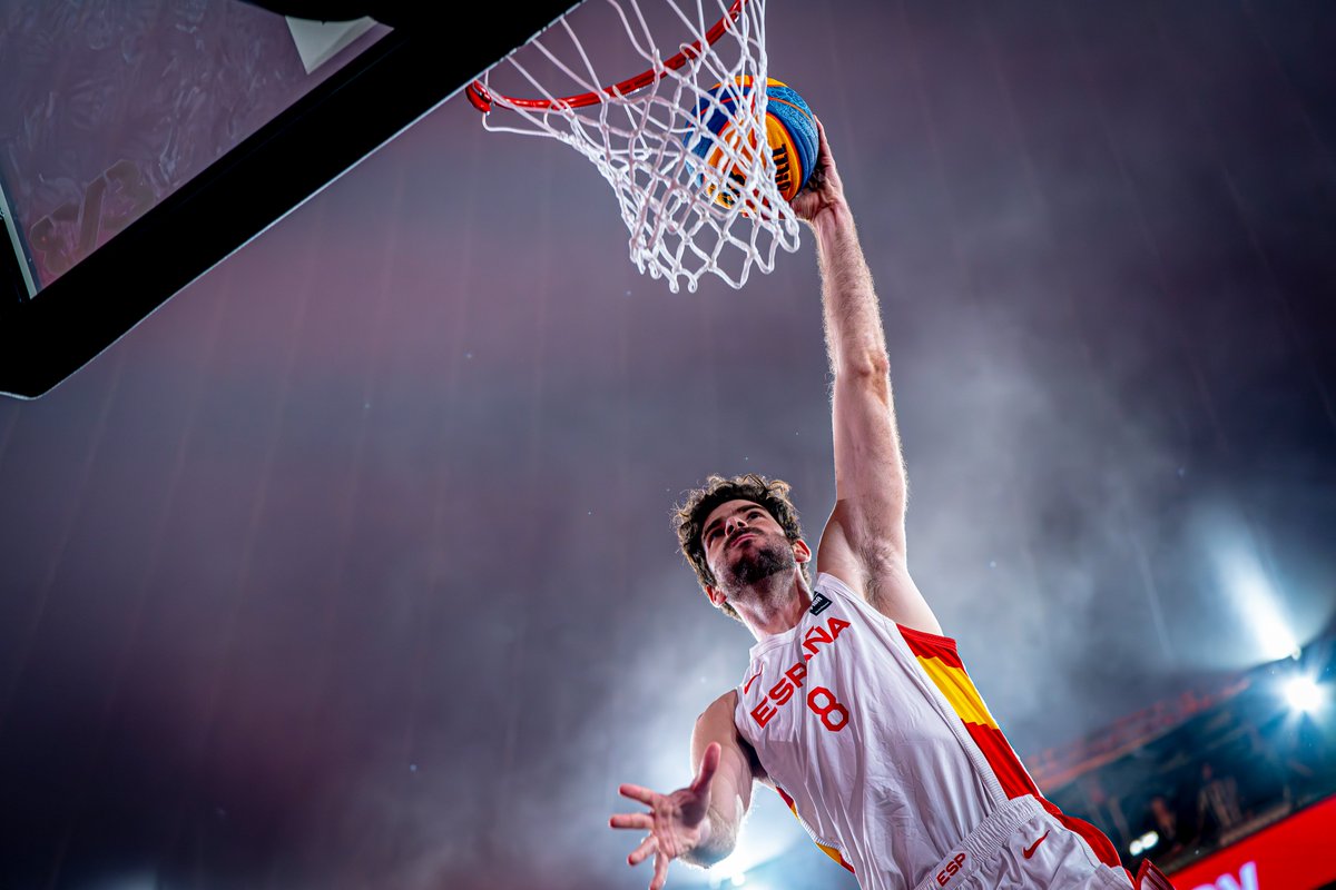 BaloncestoESP's tweet photo. Top 5⃣ de jugadores españoles en el ranking @FIBA3x3 

1⃣ @Cmartinez08 (607.734)
2⃣ @jose_blazquez15  (169.107)
3⃣ @guimster13 (166.997)
4⃣ @ZancaJaume (129.874) 
5⃣ @NilBria (119.568)

#SomosEquipo https://t.co/phdk7Z78Pv