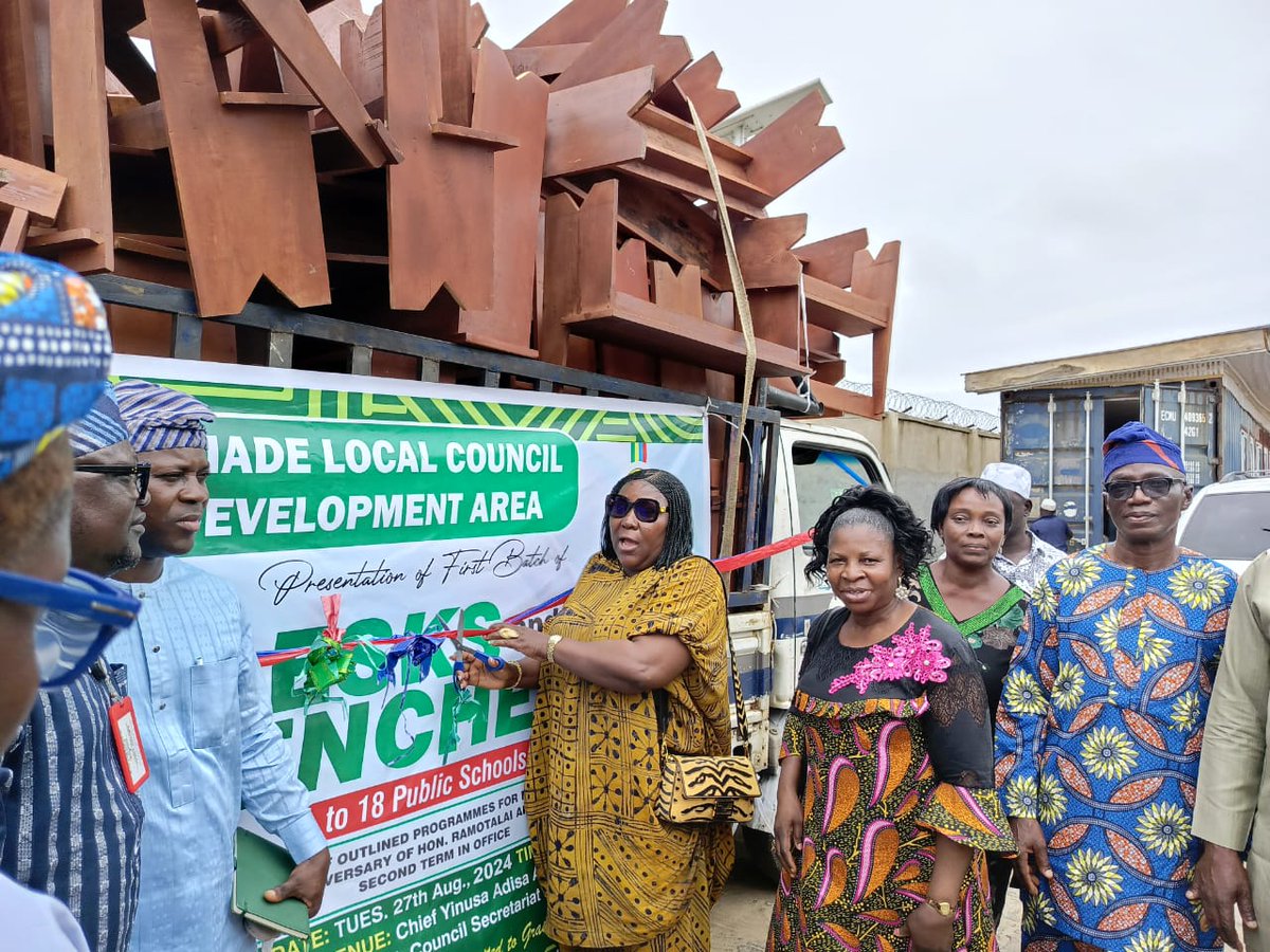 Ramotalai001's tweet photo. Official Presentation Of The First Batch Of New Desks And Benches To Public Schools In Oriade LCDA
As the Executive Chairman of Oriade LCDA, Lagos State, I am pleased to announce that we have presented the first batch of new desks and benches to schools in our community on https://t.co/VbauIVXruB