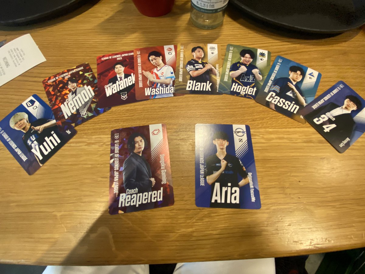 🐐 <a href="/LaraLunardi/">Lara Lunardi</a> gifted me some <a href="/Official_LJL/">LJL（League of Legends Japan League）</a> trading cards as a surprise 😭

And I got Aria, one of my favourite ever players!