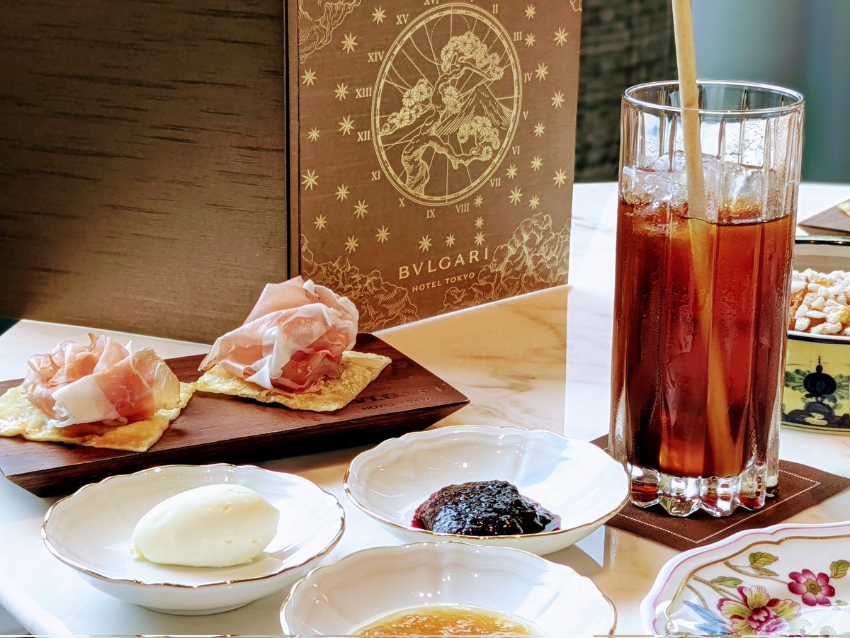 misotan's tweet photo. Bvlgari Lounge

☕クラッシックアフタヌーンティー

Il Ristorante Niko Romitoさんへ伺った際にアフヌンと食器の美しさに惹かれたので、ここでお祝いしていただけたの嬉しすぎました…❤
@aoi_nishimata
セイボリーもスイーツも本当に美味しい！スコーンが独特ですき！
#NikoRomito
#BvlgariLounge https://t.co/WaCC3bs1qS