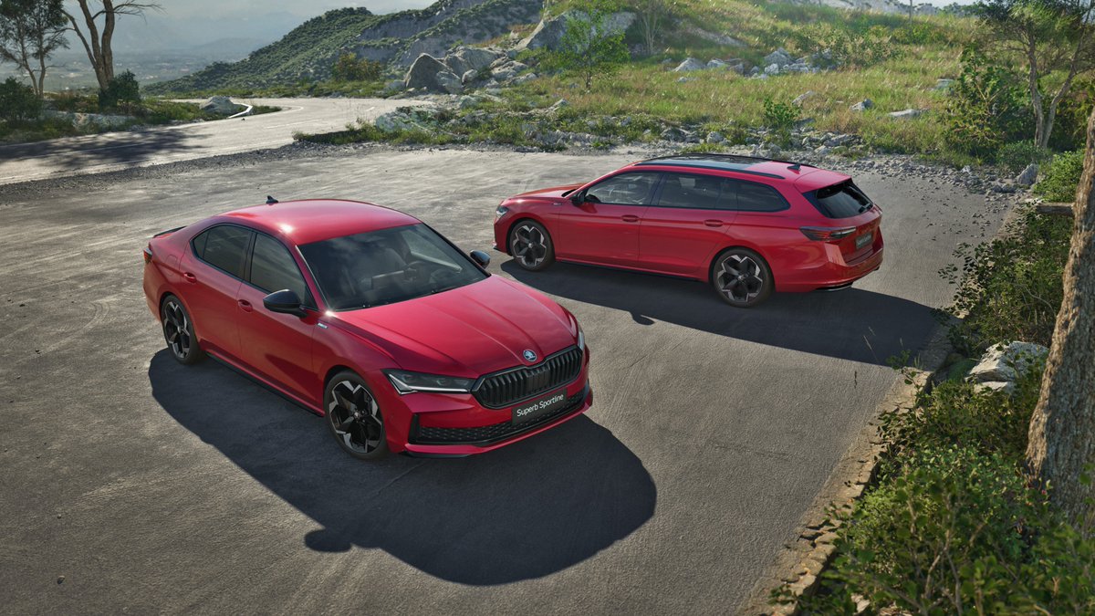 skodaautonews's tweet photo. The #SkodaSuperb Sportline will be available as a Hatch and Combi estate with all powertrains. It offers a host of advanced features as standard, including:
✅ LED Matrix beam headlights & LED rear lights with animated indicators
✅ Electric tailgate with virtual pedal
✅ Progressive steering & Sports chassis lowered by 15 mm