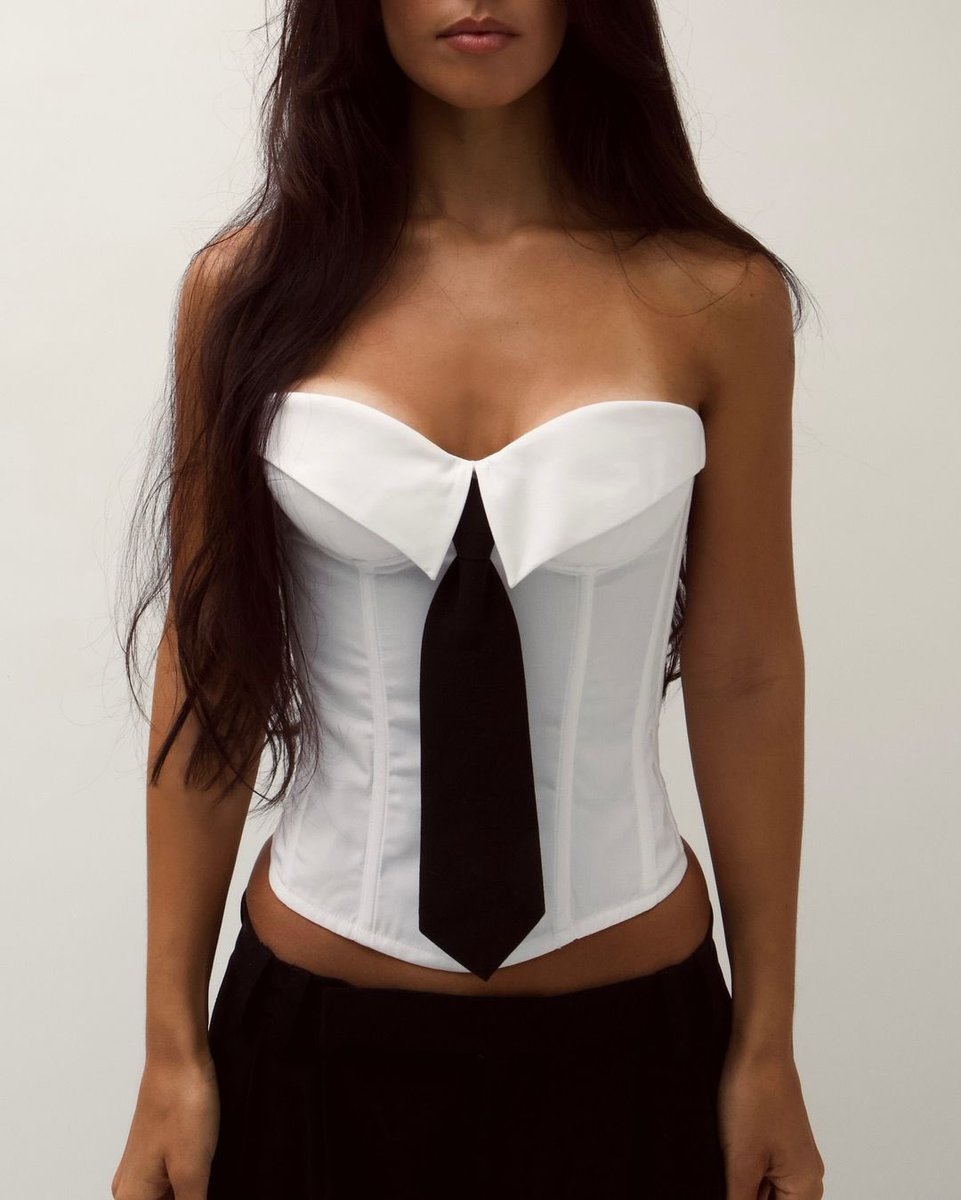 badestoutfit's tweet photo. danielle guizio tie chrsy corset https://t.co/eyG42xRHwN