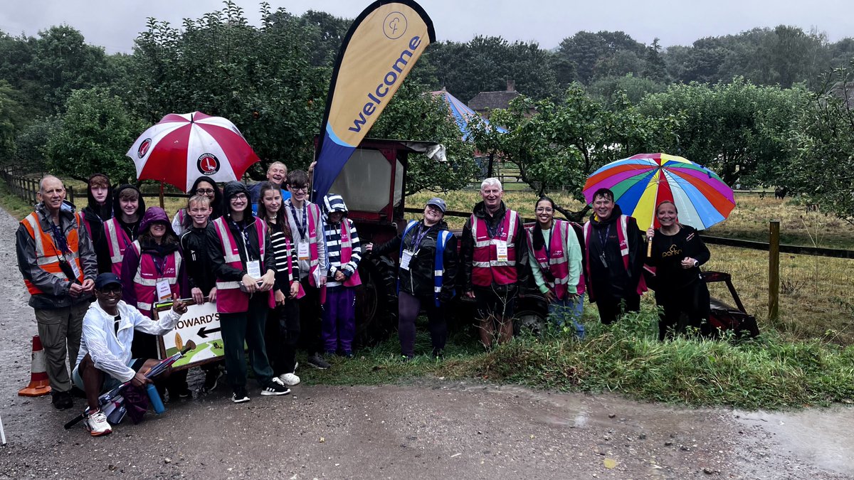 Maidstonepkrun's tweet photo. An incredible group of people volunteered to allow us to have our parkrun for 300+ people.

It's very rewarding!
Join this awesome group  - email us at maidstoneriverpark@parkrun.com  - our roster is never full, and we would welcome some extra marshals 
#loveparkrun
#hivizheroes https://t.co/9U31uPUkMT