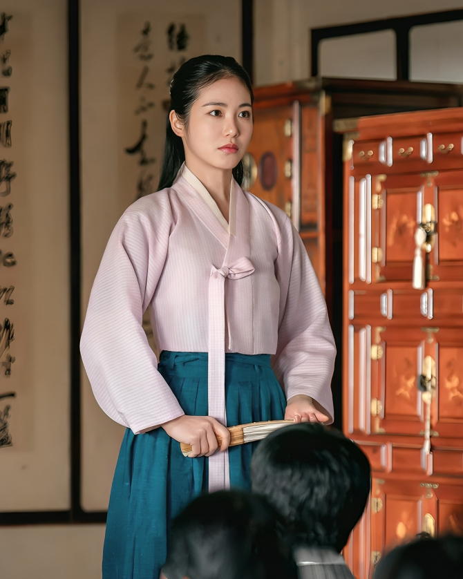 kdramapulse's tweet photo. Shin Ye-eun (신예은), first stills for period music drama, Jeongnyeon: The Star Is Born (2024)

#Jeongnyeon_TheStarisBorn #ShinYeEun #신예은 #MurkyWater #TheGloryPart2 https://t.co/sJYj9wzQba
