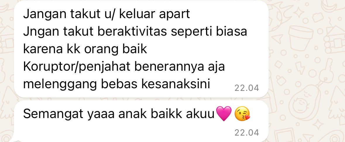alyadjohan's tweet photo. “Nyokap lo pasti malu”

Also my mom, the one &amp; only source of power: https://t.co/R8YlWB1r58
