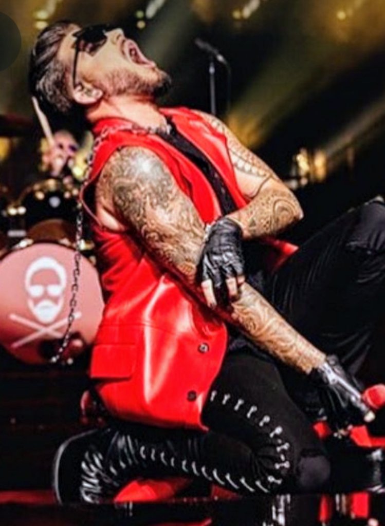 ParsaRegina's tweet photo. Glambert's 🎀 and all ❤️🌍☮️ 
Good Morning loves☕☕
Welcome Wednesday!😃🔆

I can be
Mean as fuck
Sweet as candy 
Cold as water
Evil as hell
Or loyal like a soldier
It all depends on you✌️
Wish y'all a happy day!
#AdamLambert 
#Queen https://t.co/6yisycU7Ov