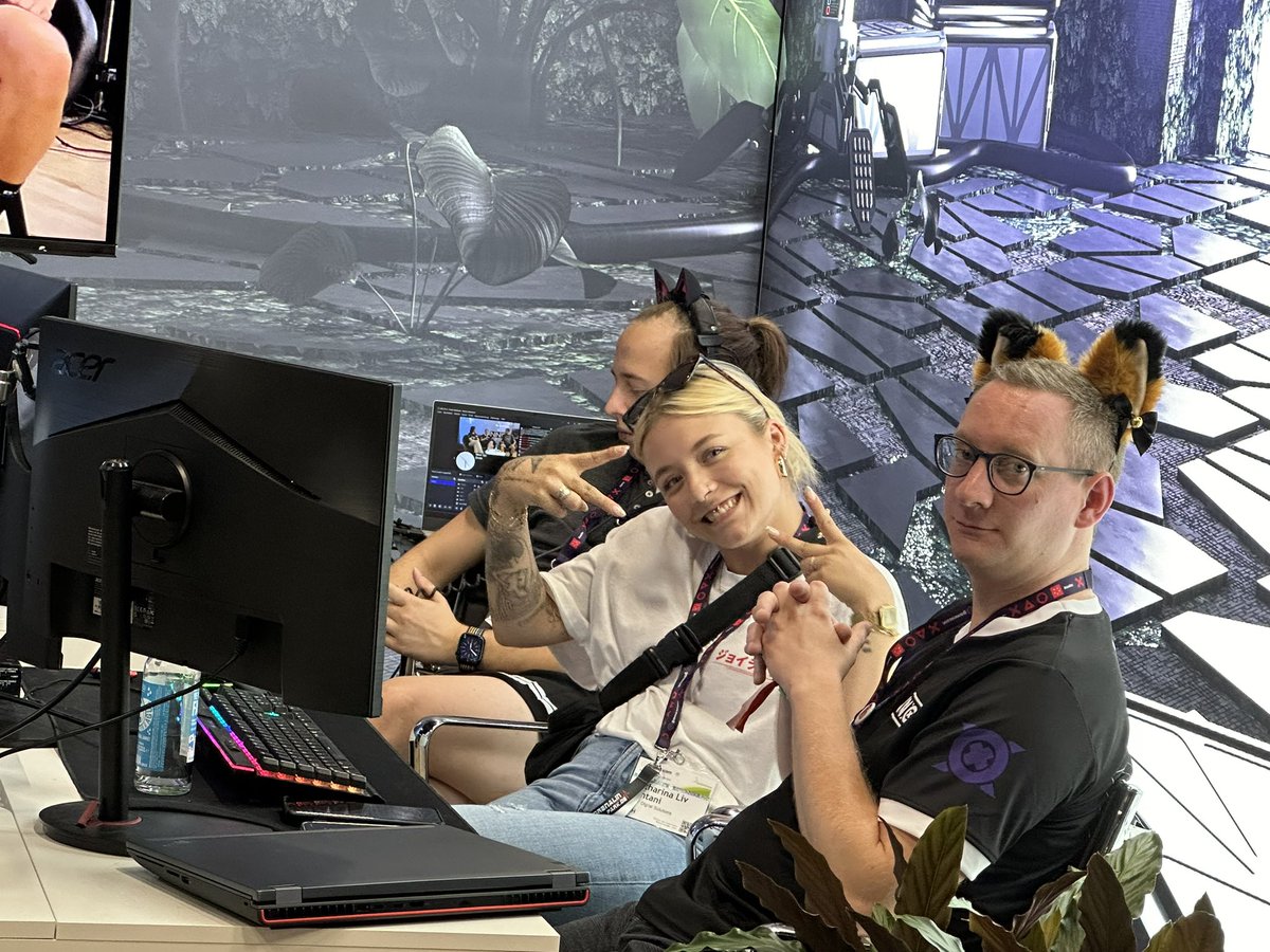 JoachimHesse's tweet image. „We have top men working on it right now.“ „Who?“ „Top. Men.“ #basfgaming #Gamescom #directorscut