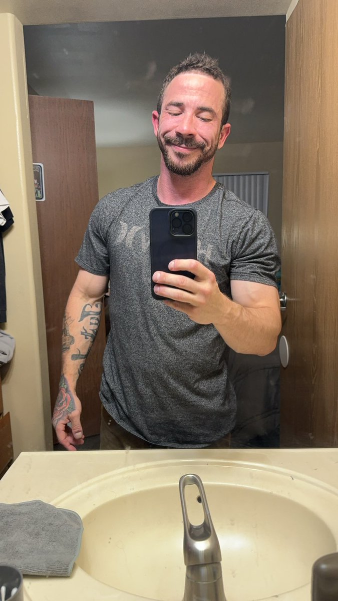 NickS_7_7_7_'s tweet photo. Always Grinding ๐ช๐ฝ
#motivationalcoach #motivation #fitnessmotivation #gym #fitness #gymmotivation #fitnesscommunity #gymlife #gymlife๐ช #fitnessadict #gymlifestyle #gymaddict #letsgetit #beastmentality https://t.co/fzBwJIor0J