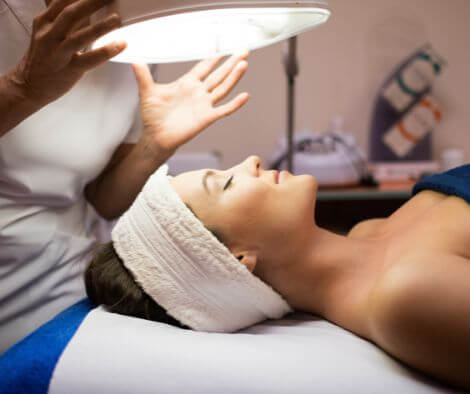 kibaglobal's tweet photo. Discover the secrets to youthful, lifted skin with Korean beauty treatments! From facial massages to innovative devices, KIBA Global offers cutting-edge training. Visit https://t.co/EuLaxcaIGW #KIBAGlobal #KoreanBeautyInnovation #GlobalBeautyEducation https://t.co/1uqD5F8Dt2