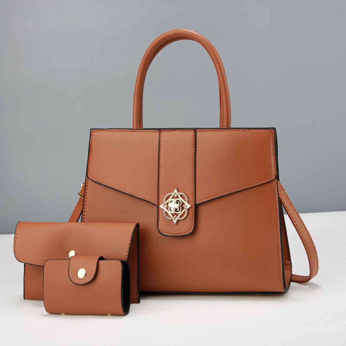 slemancollect's tweet photo. 3 in 1 leather office bag

✅N19,000

✅Available in 9 colors

#slemancollectionz 
#NaijaVibes #onlineshopping #arewa #handbag #asoebi #owanbe #Nigeria https://t.co/O10qOC9uEe
